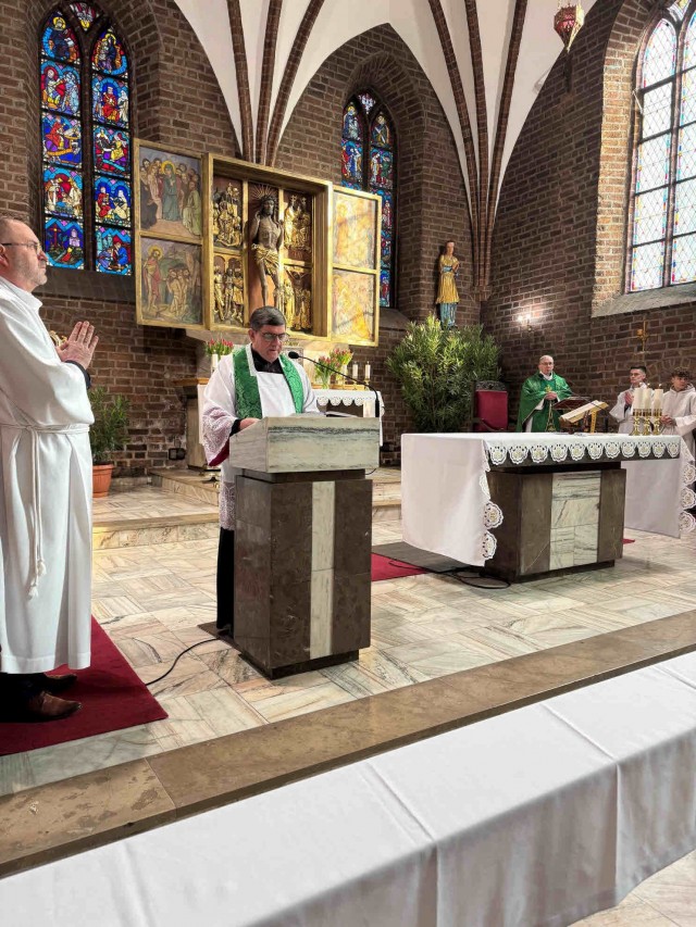  Liturgiczne wprowadzenie proboszcza 
