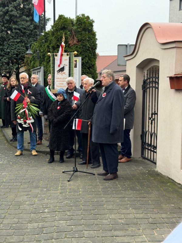  Odsłonięcie tablicy ks. L. Reszelskiego 