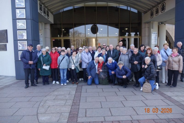  Kraków Łagiewniki - zdjęcie grupowe przed Bazyliką Bożego Miłosierdzia 