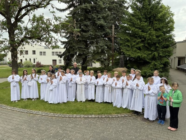  Dzieci komunijne w Sanktuarium św. Urszuli 