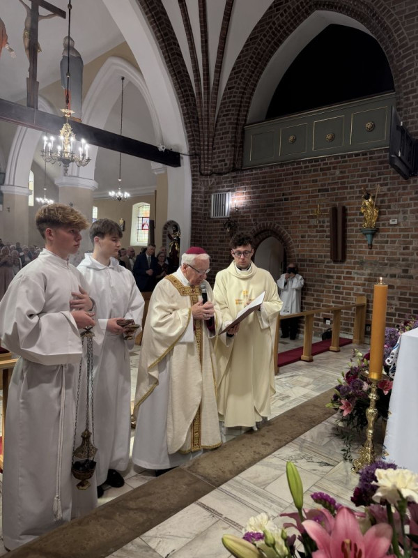  Poświęcenie relikwiarza 