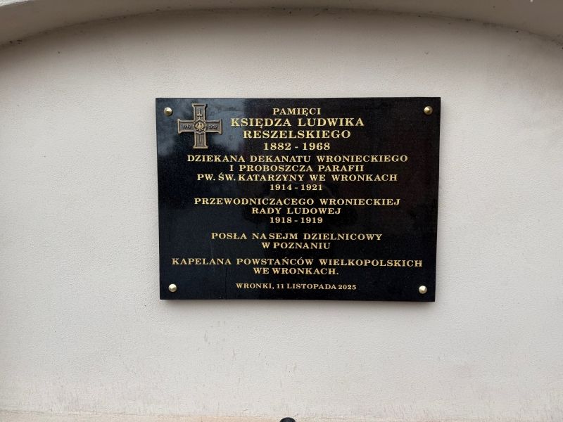 Odsłonięcie i poświęcenie tablicy ks. dziekana Ludwika Reszelskiego