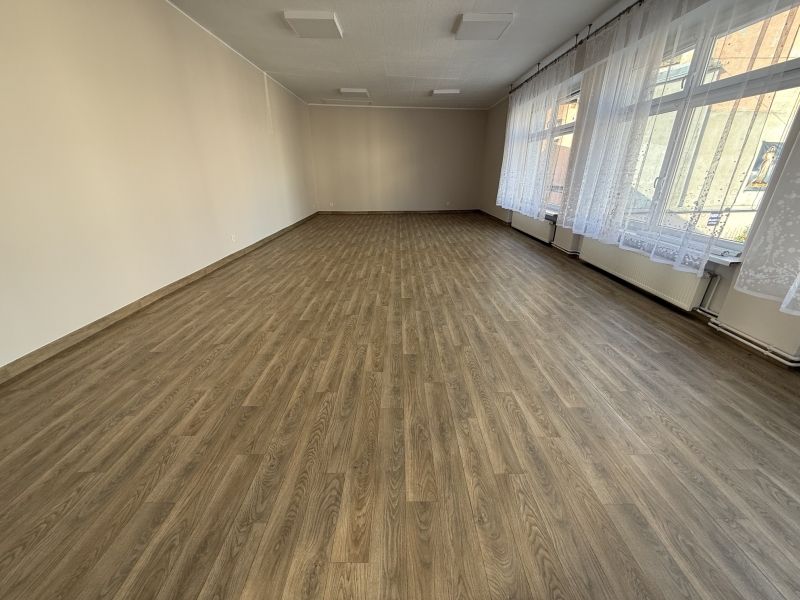 Ostatni etap prac w sali na piętrze